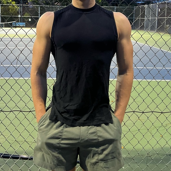 ALPHALETE MEN SLEEVELESS SPLIT END TANK TOP VEST T SHIRT ALL BLACK WORKOUT SPORT - Picture 11 of 16